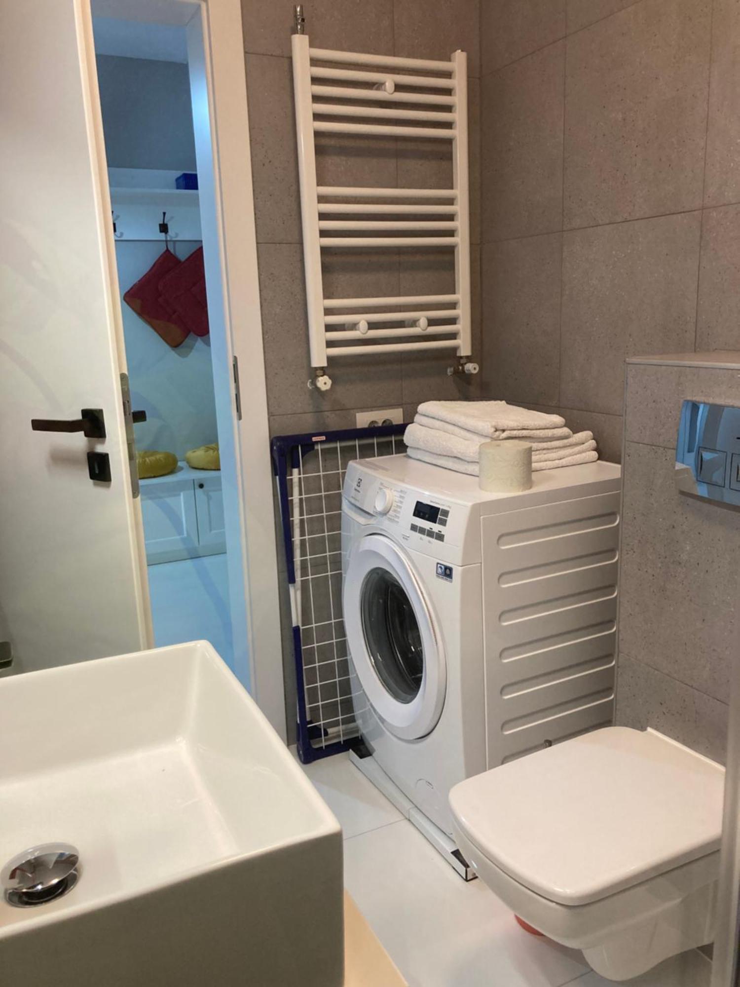 Apartamentul Max, Practic Si Confortabil Oradea Ngoại thất bức ảnh